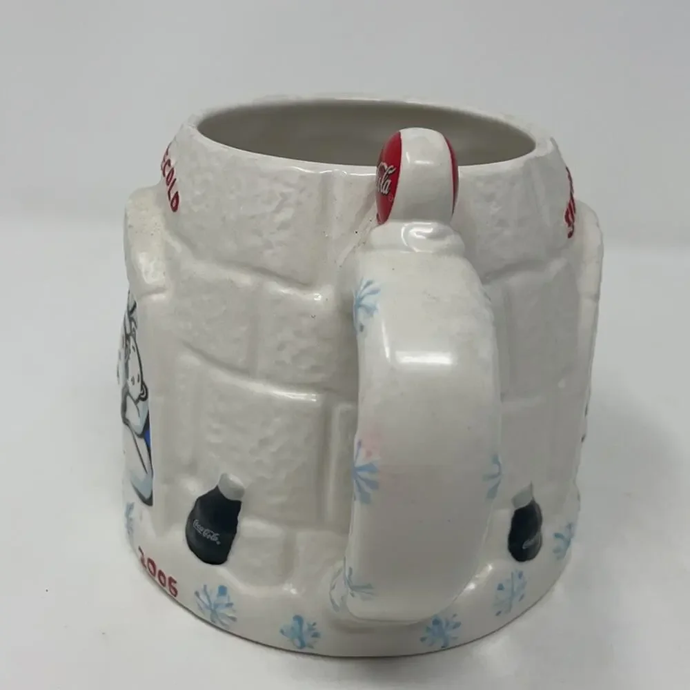 Vintage 2005 Coca-Cola polar bear igloo mug